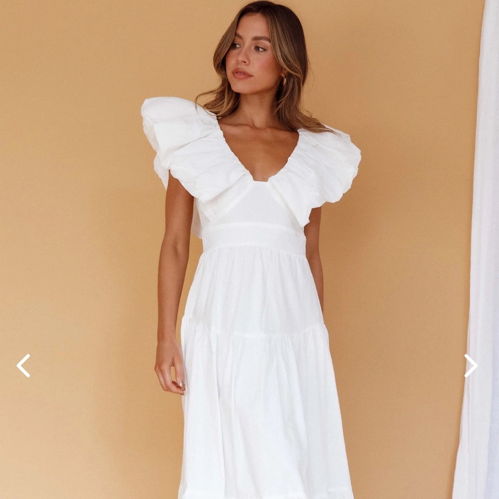 Selfie Leslie Puffed Sleeve White Maxi Dress